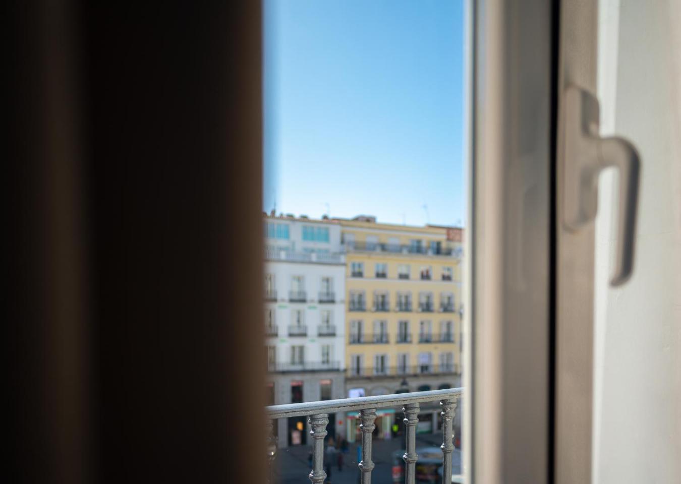 Fortinn Puerta Del Sol Madrid Bagian luar foto