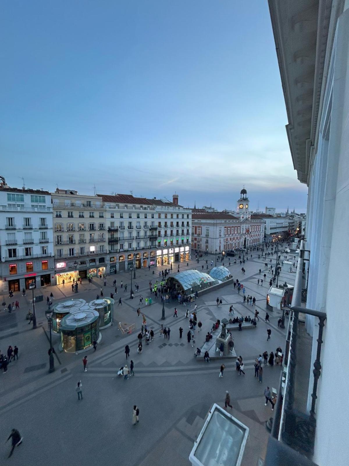 Fortinn Puerta Del Sol Madrid Bagian luar foto