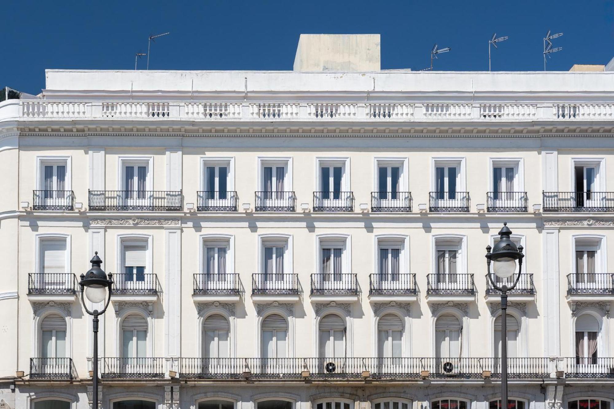 Fortinn Puerta Del Sol Madrid Bagian luar foto